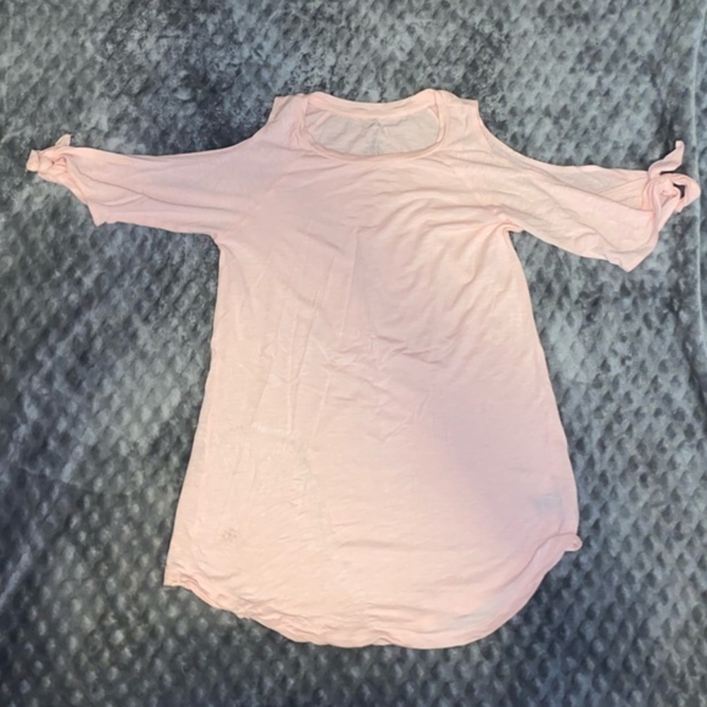 Aerie Pink Cold Shoulder Tie Top!